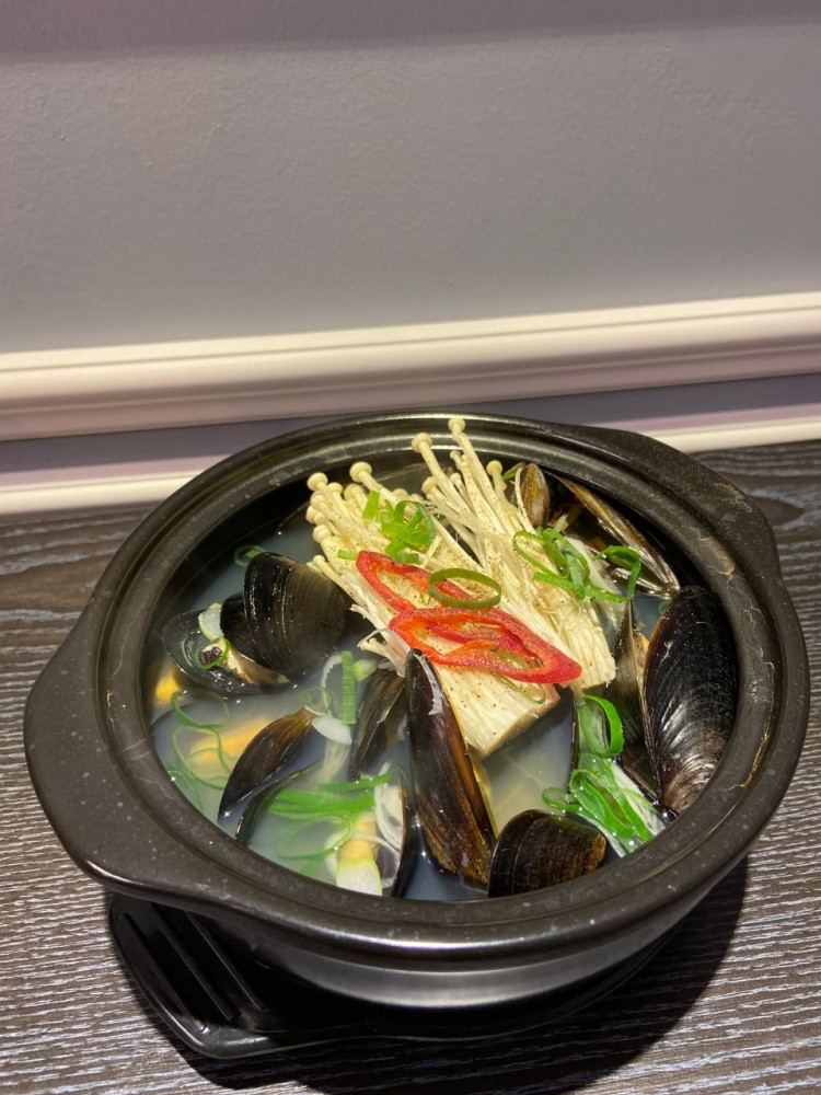 곁을