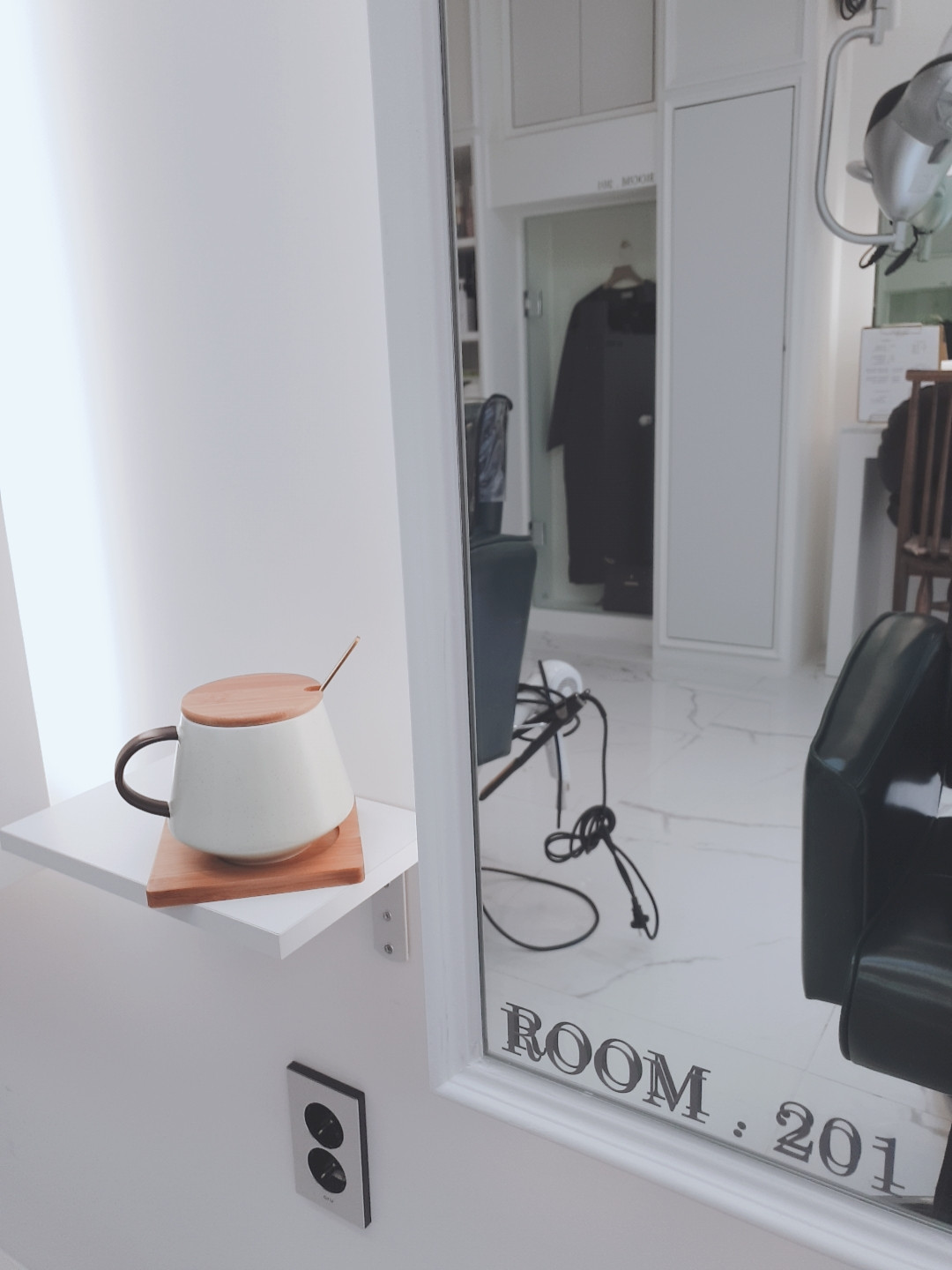 ROOM.201