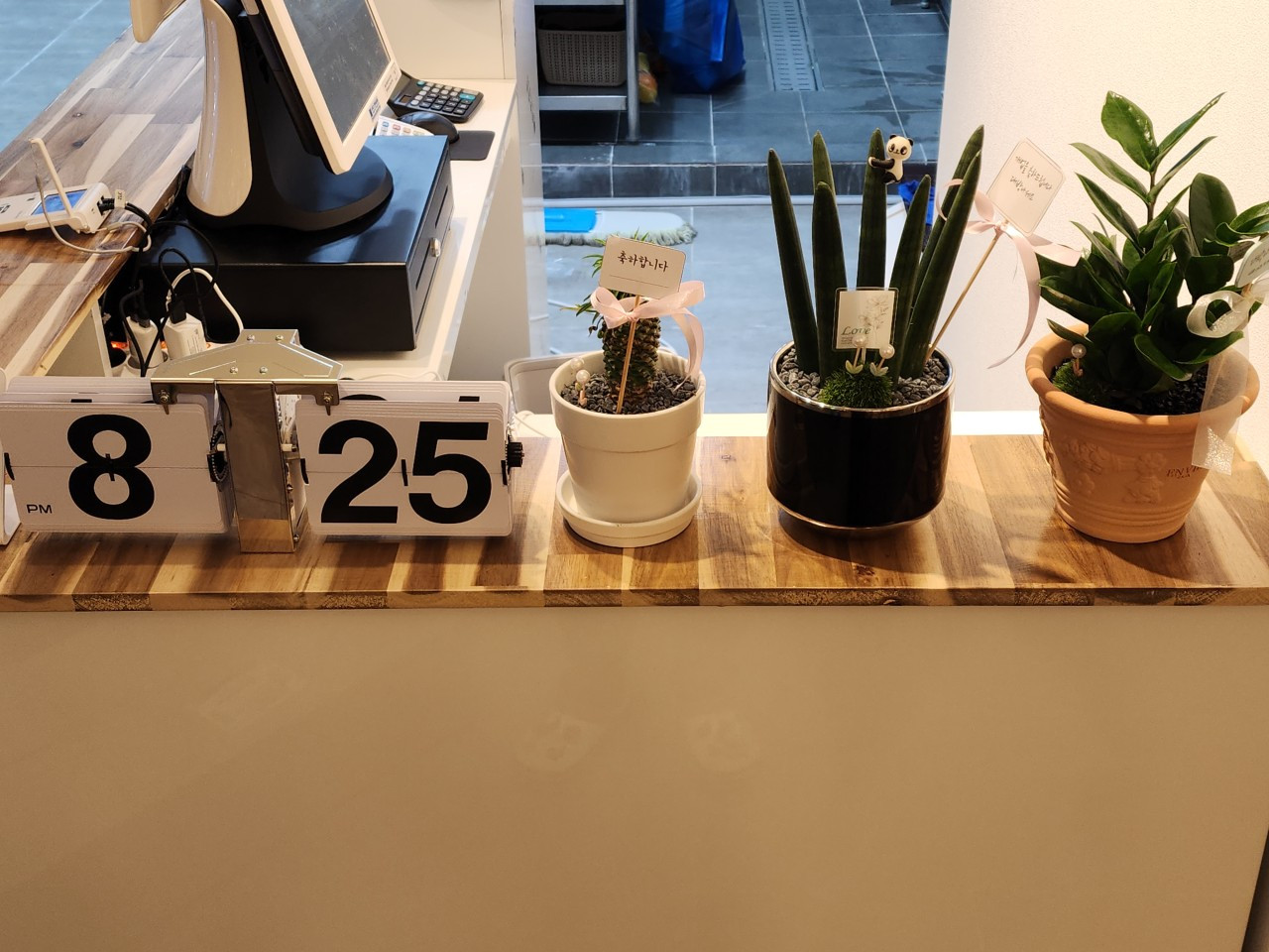 L.dining