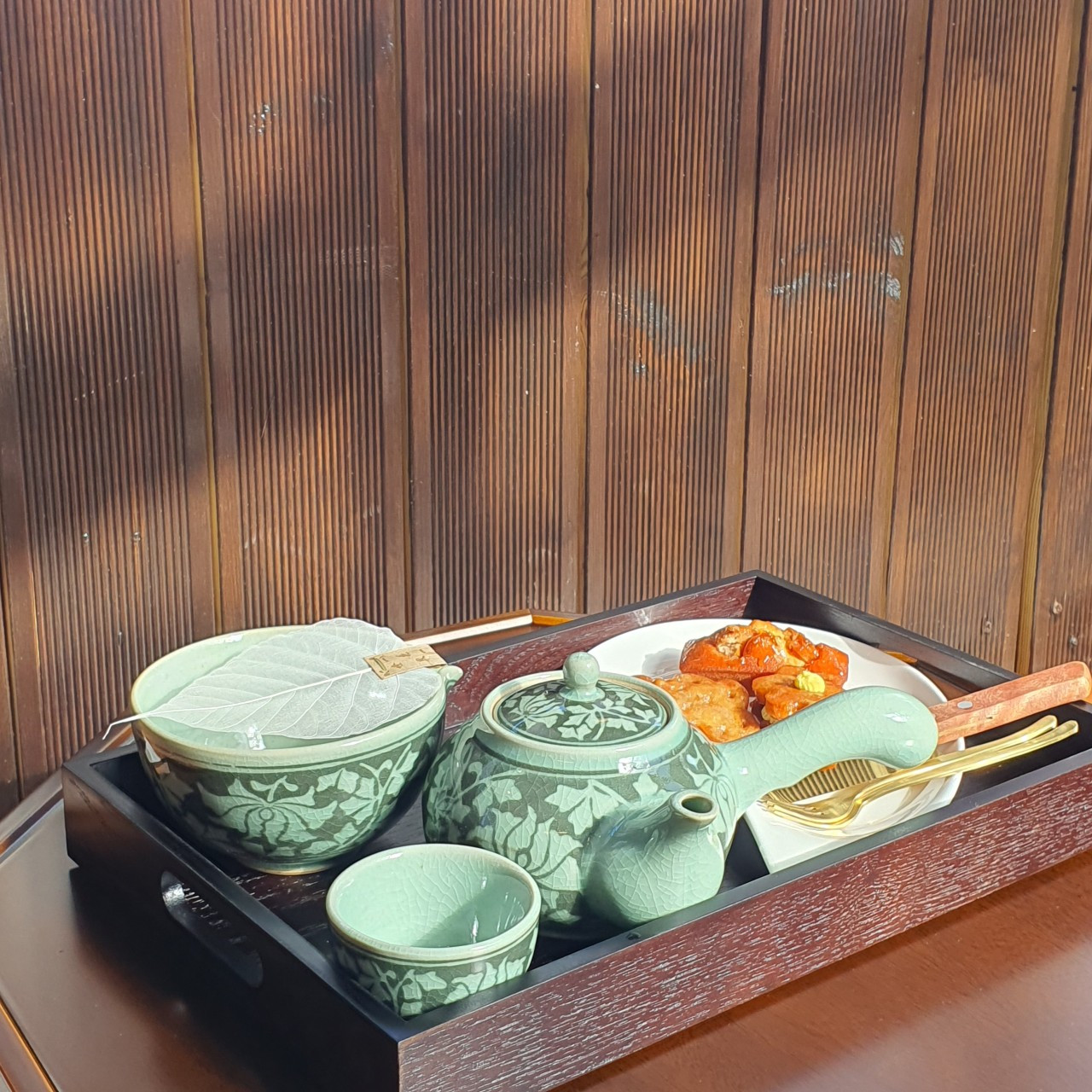 수백담