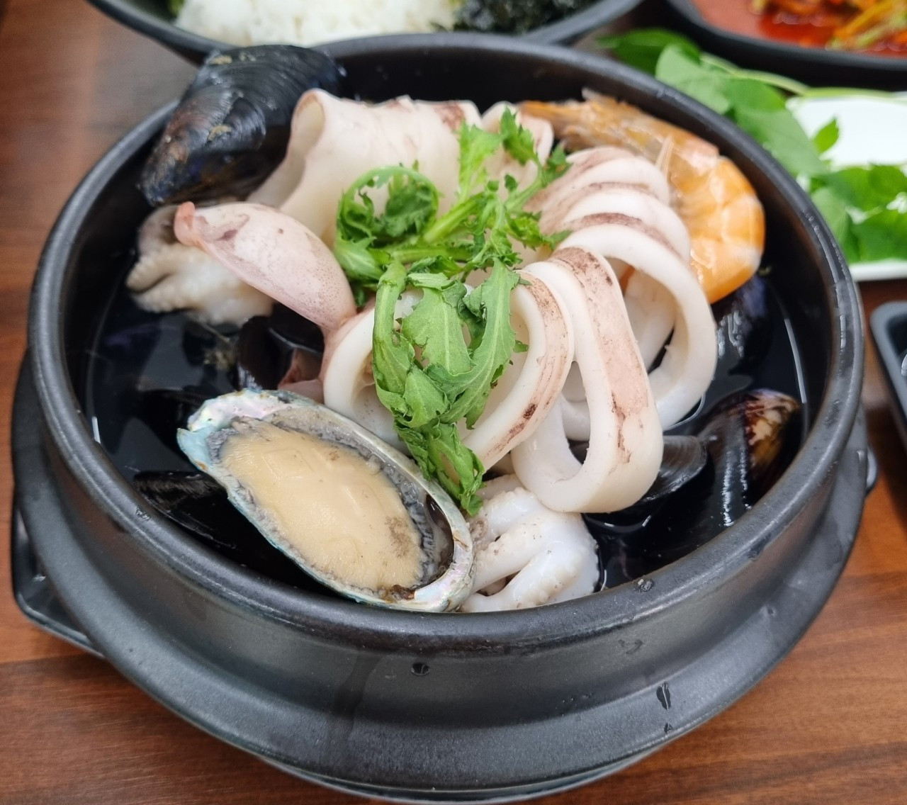 명품해물뚝배기