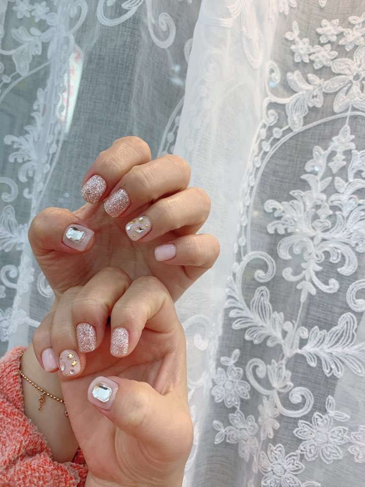 네일꾸밈