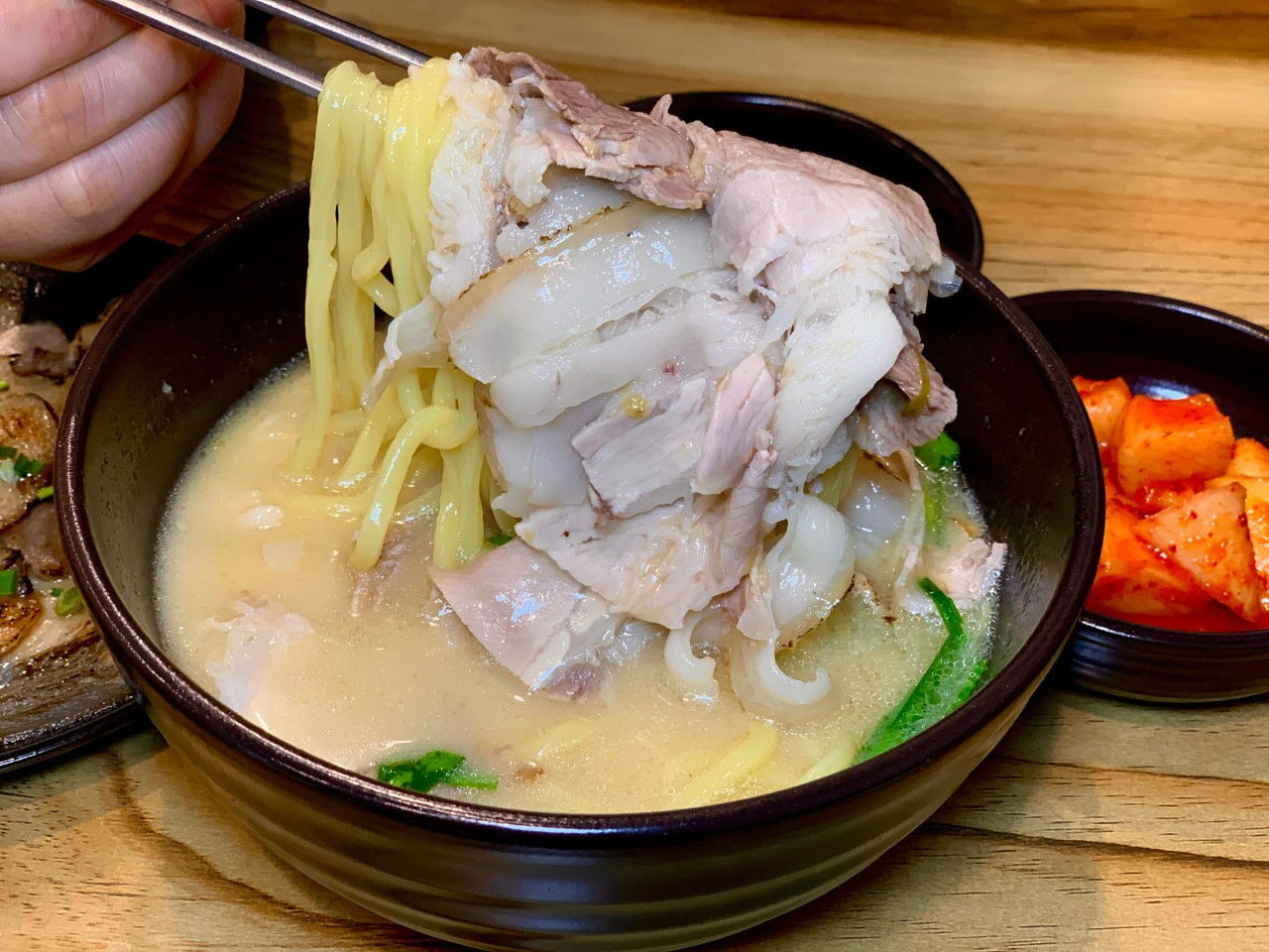 돈돈국밥