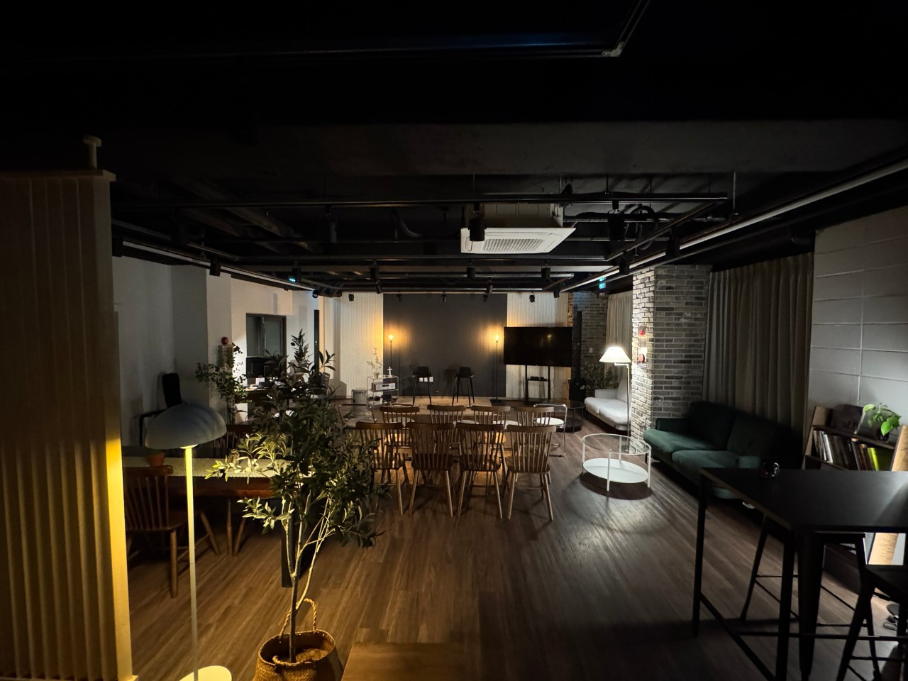 BELOVEDLOUNGE