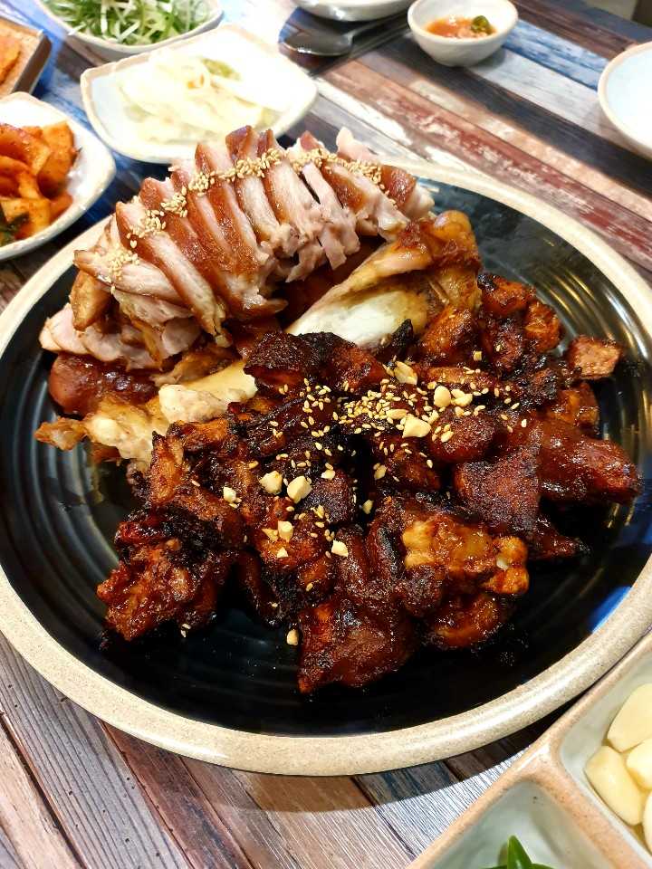 오늘도만만한게족발이지