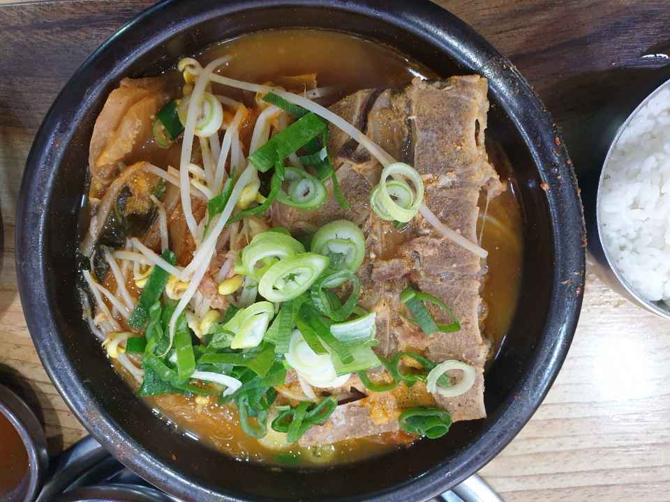 등뼈가명촌점