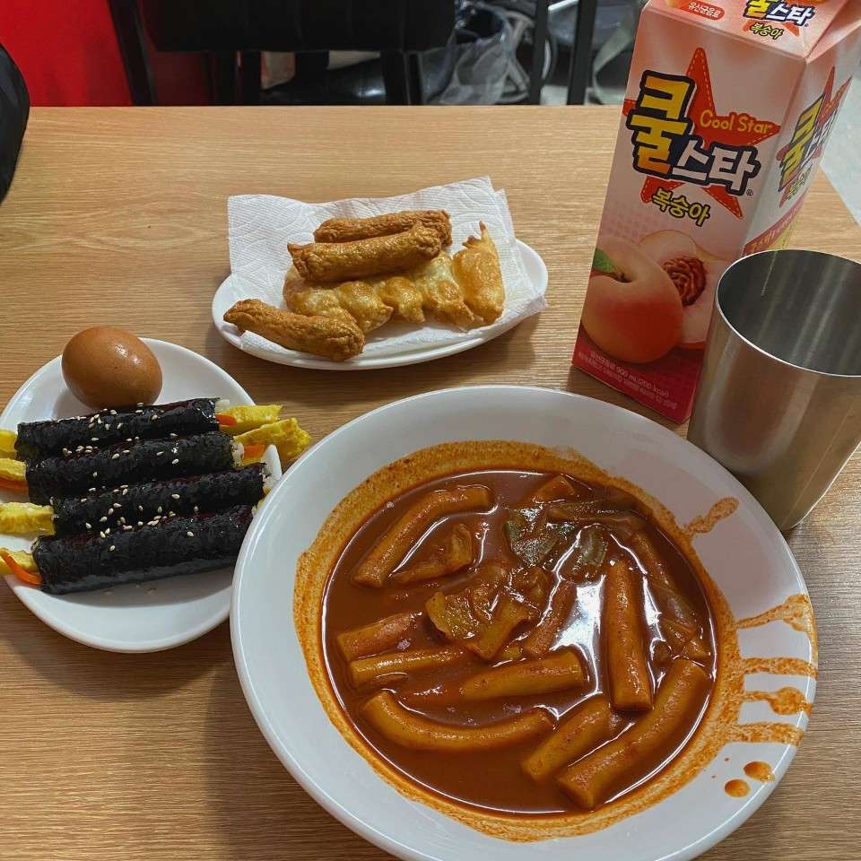 윤옥연떡볶이경대점
