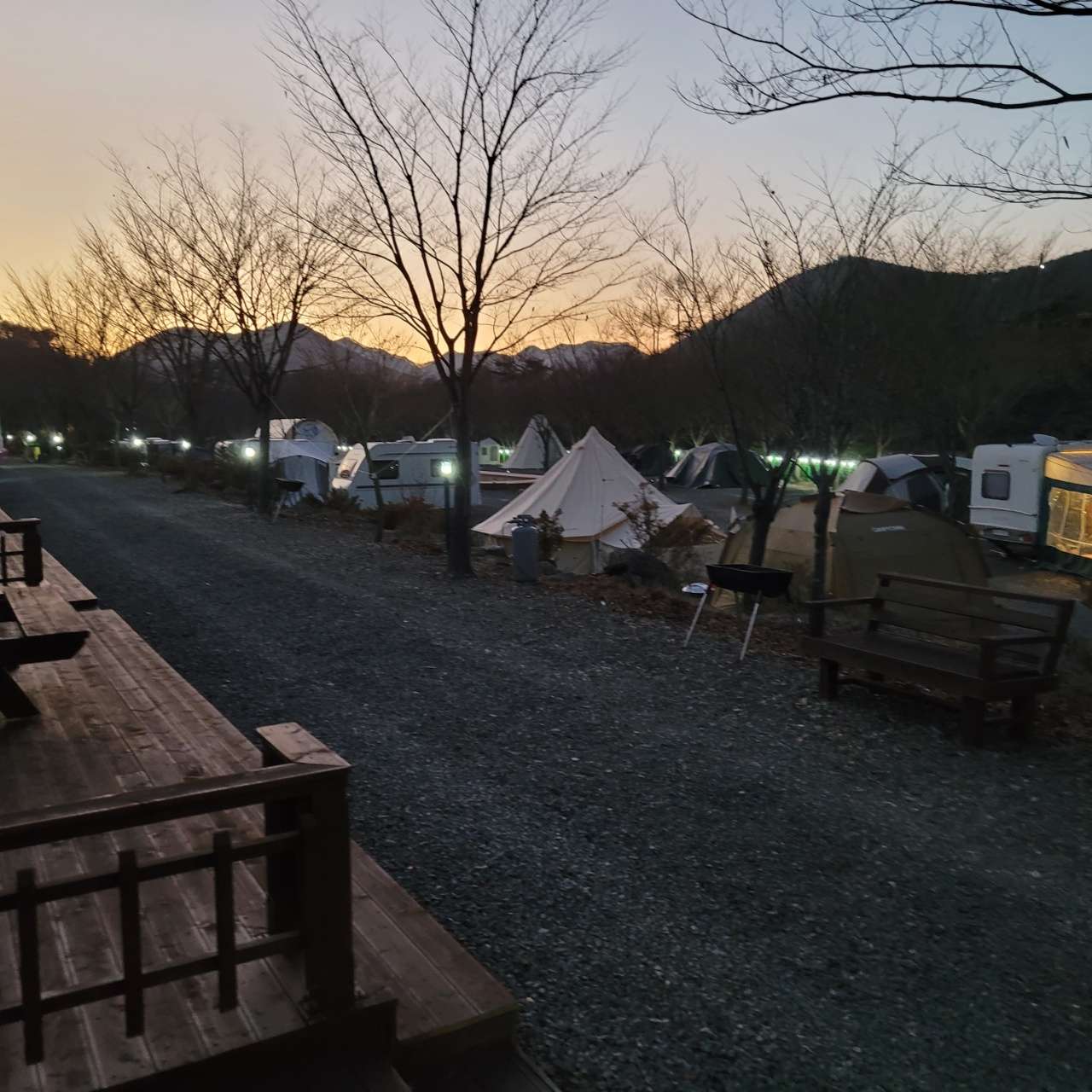 더하루만캠핑장