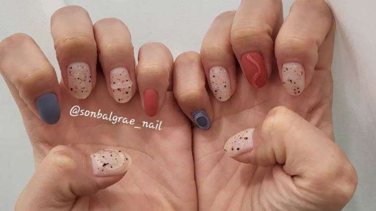 손 발그레 nail