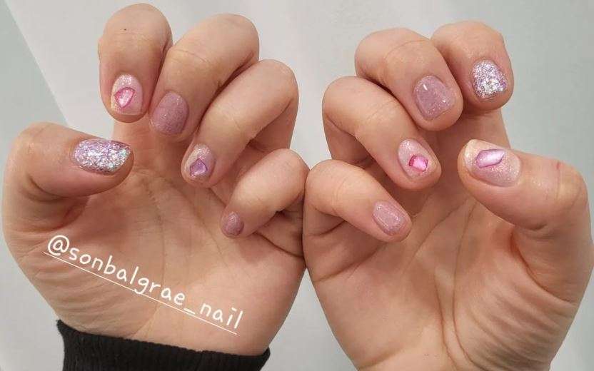 손 발그레 nail