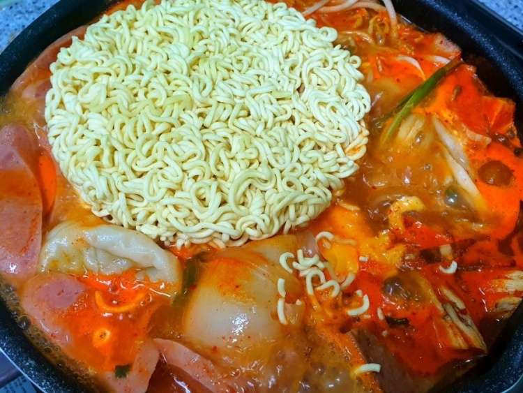 아부찌부대찌개 오치점